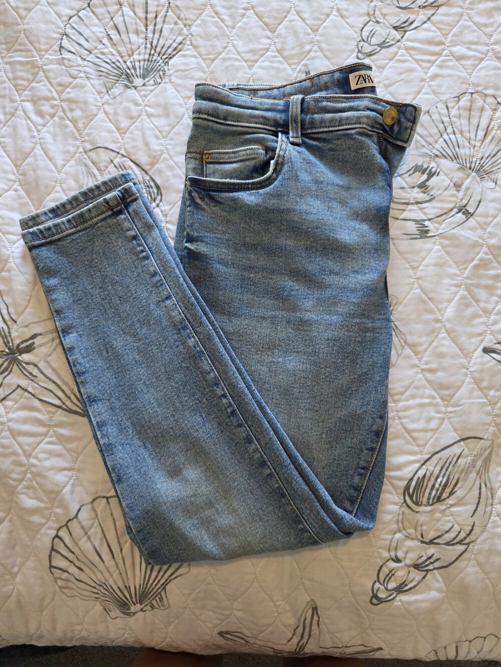 Zara Womens Light Wash Skinny Jeans
